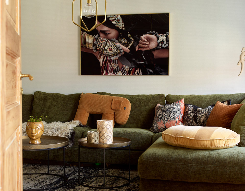 Farger stue grønn sofa