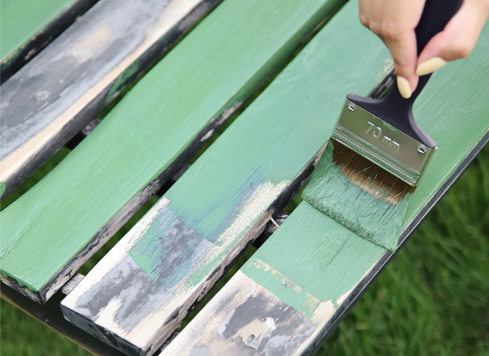 fargerike male hagemøbler