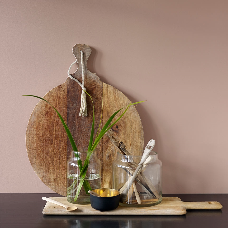 Kjøkkenvegg i fargen rød sand.