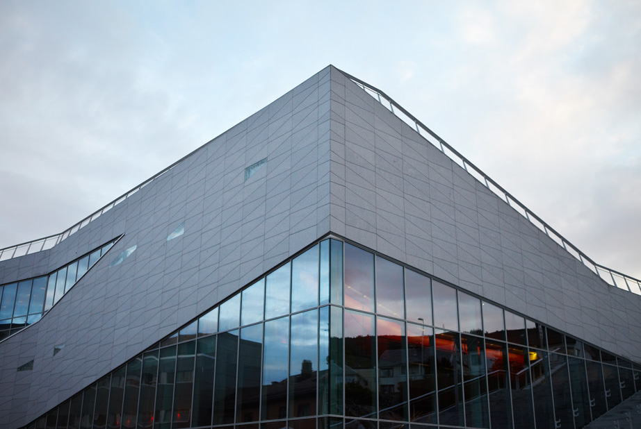 Fasaden til Molde kulturhus.