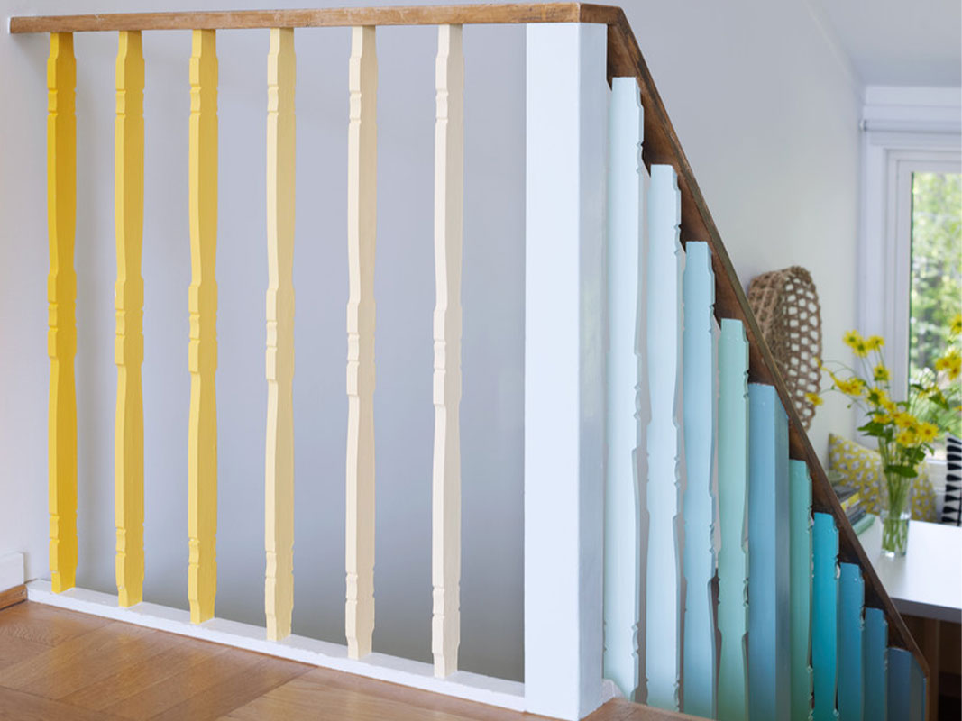 Male og tapetsere trappen Gjør det selv Fargerike