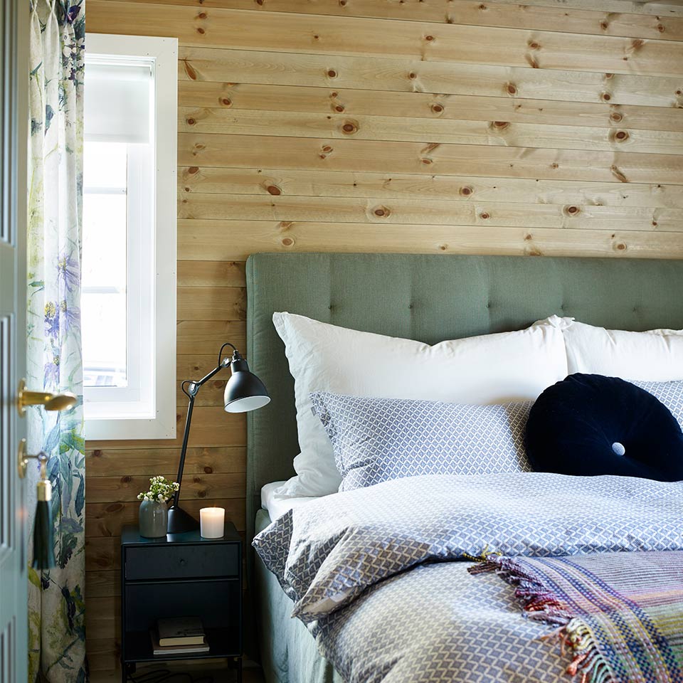 Soverom hytte med interiøbeis