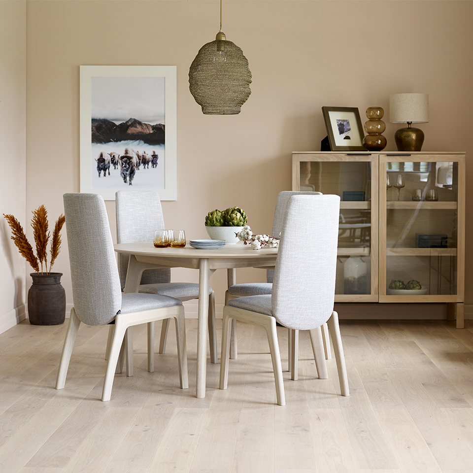 Røde toner spisestue