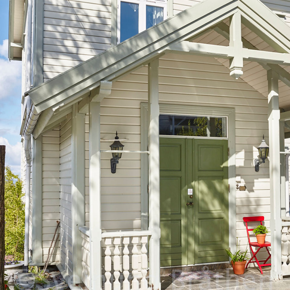 Male ytterdør grønn