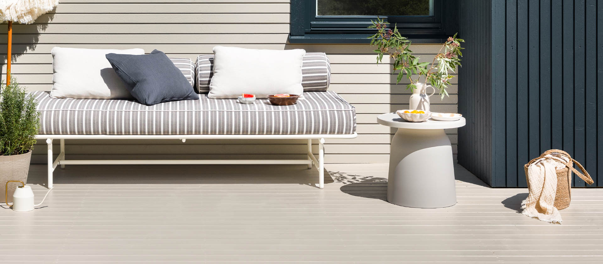 Nå kan du endelig male terrassegulvet!