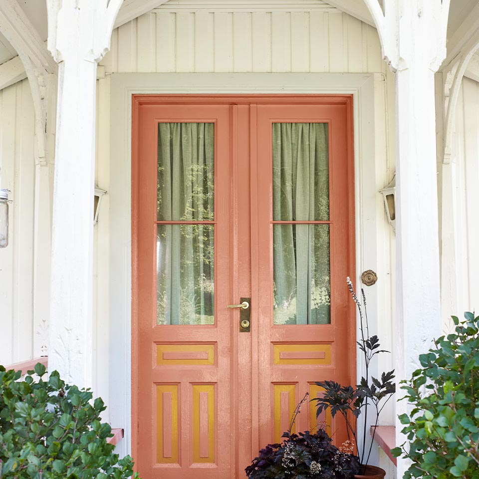 Fargerik inngangsdør