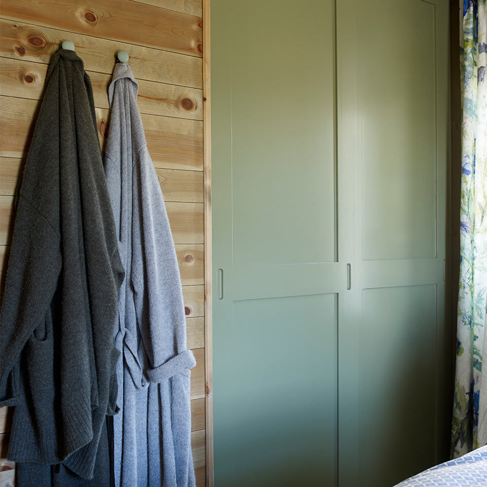 hyttefarger skapdører