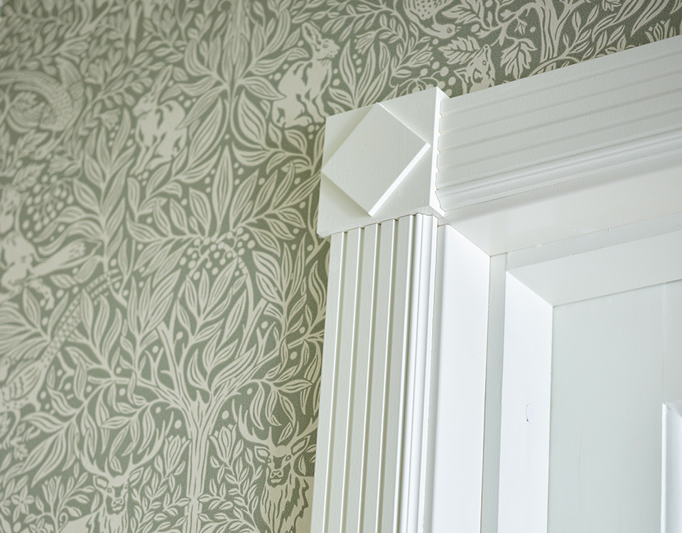 Lister av Bomull FR2065 kombinert med klassisk tapet. Perfekt kombinasjon