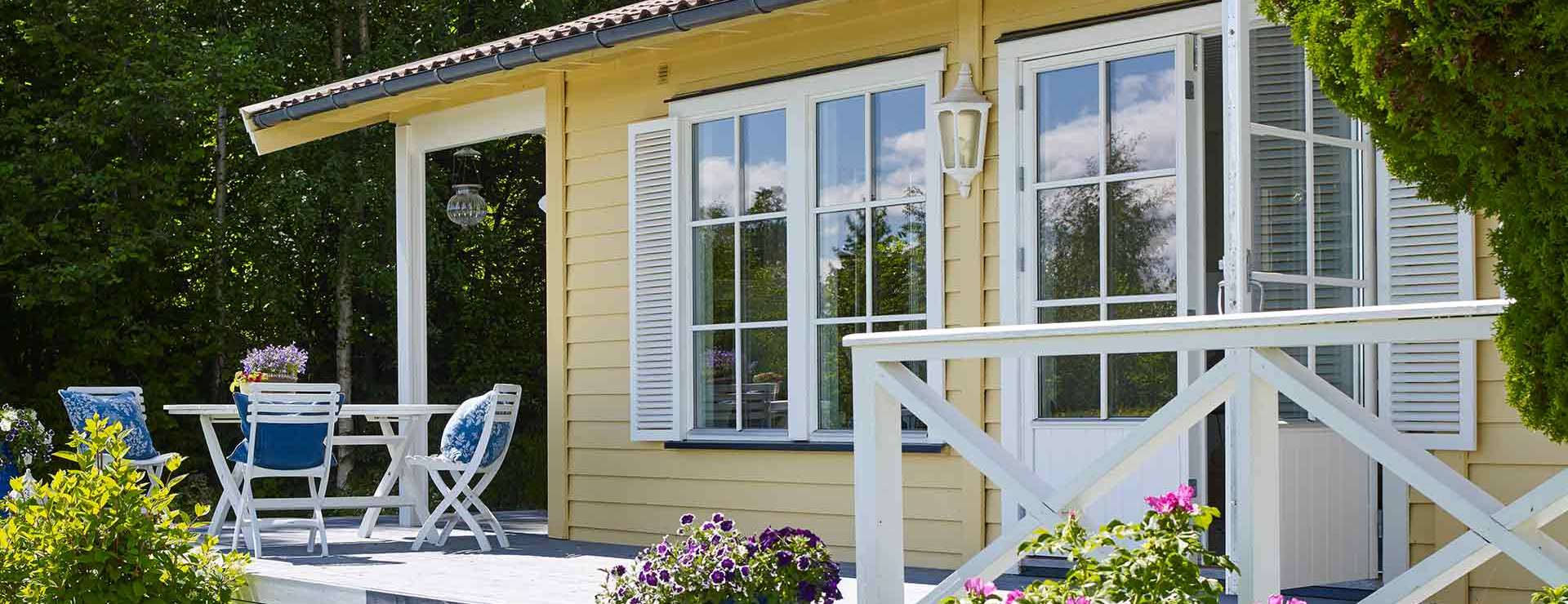Gul sommerhytte