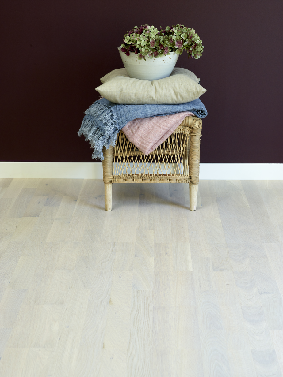 Saga Basic Pearl White Oak Parkett