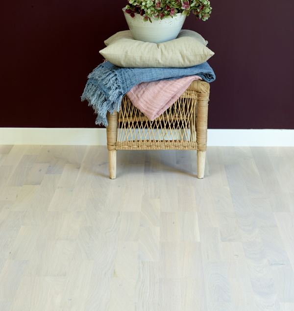 Saga Basic Pearl White Oak Parkett