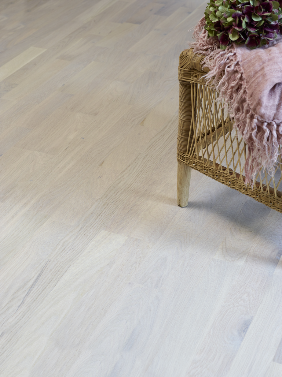 Saga Basic Pearl White Oak Parkett