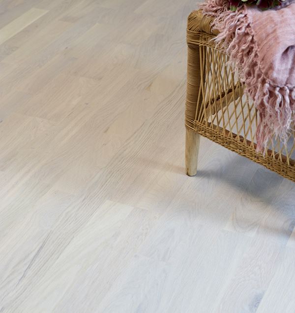 Saga Basic Pearl White Oak Parkett