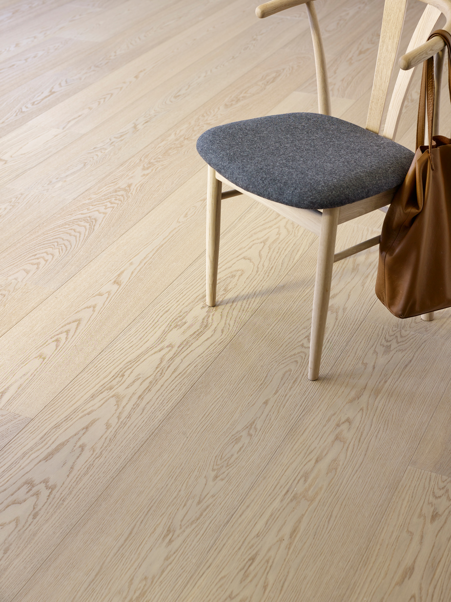 501768 Saga Hardwood Ona[5].jpg