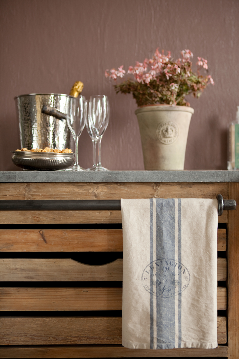 African Touch Stellenbosh FR1138.jpg