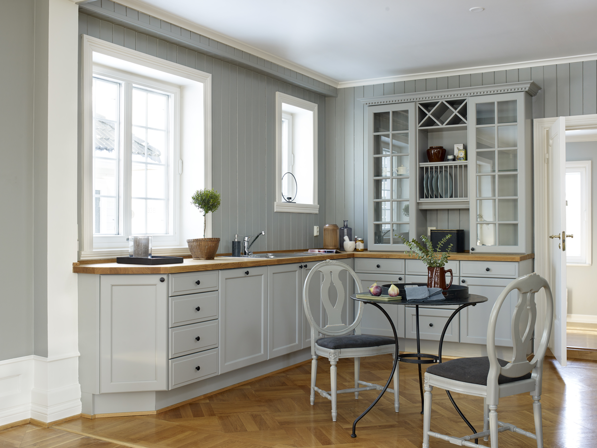 Fargerike Stasjonsveien FR 1525 Murgrå 03.jpg