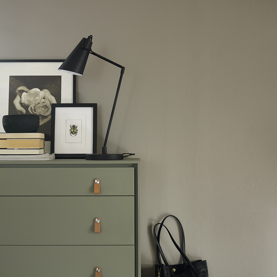 FR 1426 Kakhi Moskus 12 svart eik 960.jpg