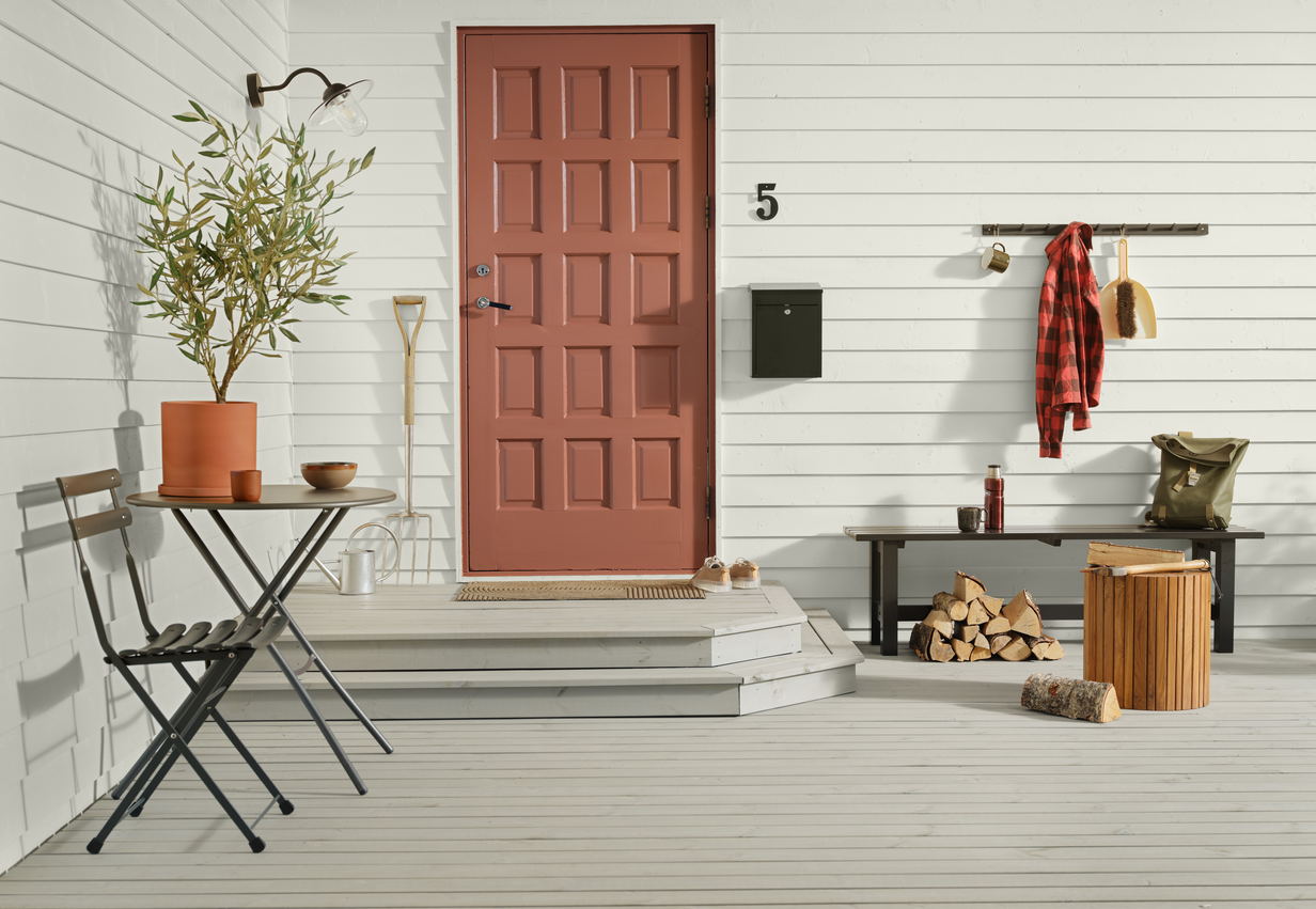 Jotun 10478 Skyggehvit_dør 20118 Amber Red_terrasse Trebitt 9073 Shimmergrå (2).jpg