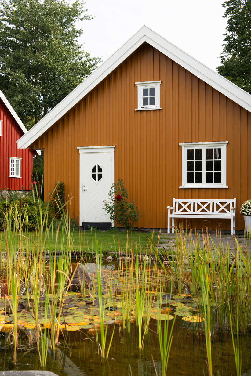 Jotun 152 Staverngul_edit.jpg