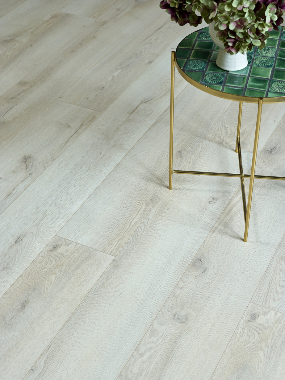 Moskus 12 Fjelleik Beige Laminatgulv