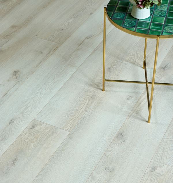 Moskus 12 Fjelleik Beige Laminatgulv