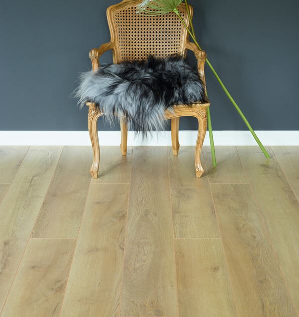 Moskus 12 Fjelleik Natur Laminatgulv