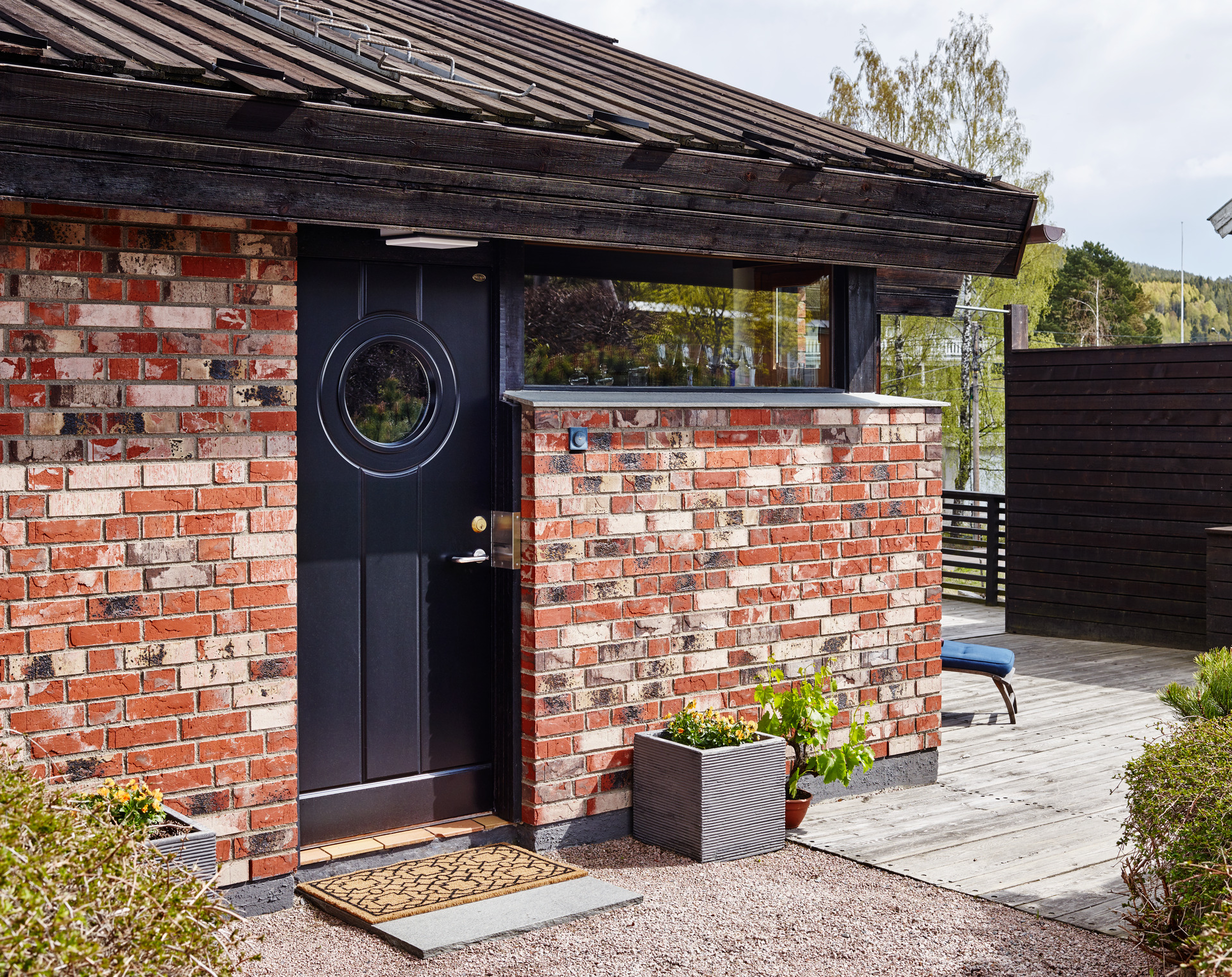 Sort Ytterdør TJÆREBRUN FR9115.jpg