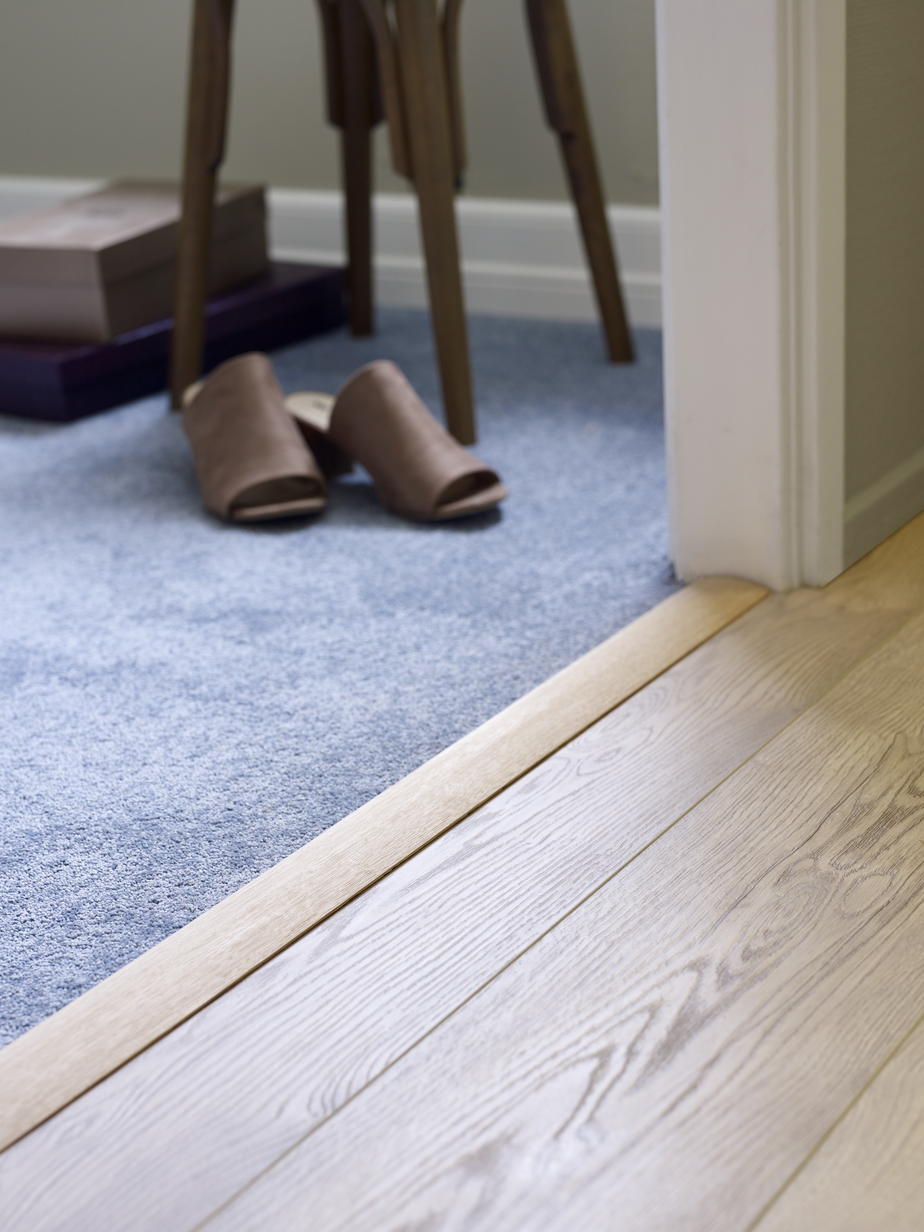 Fargerike Petterson Oak Beige 01.jpg