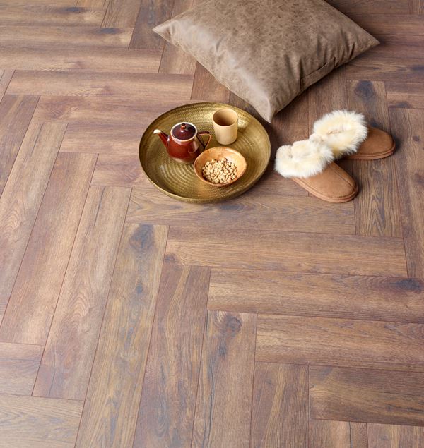 Kronotex Herringbone 4766 Calais Oak Laminatgulv