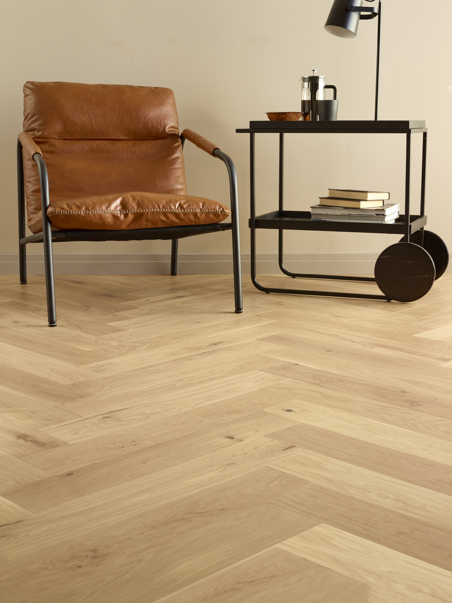 Saga Herringbone Coconut Parkett