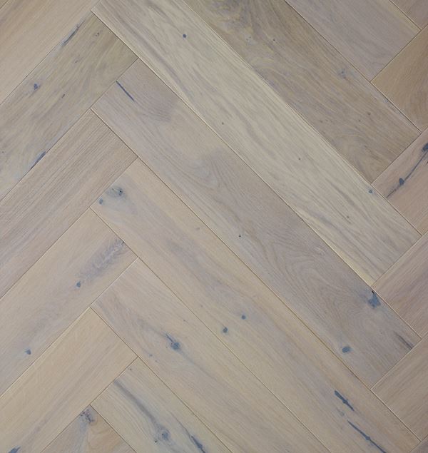 Saga Herringbone Pearl Parkett
