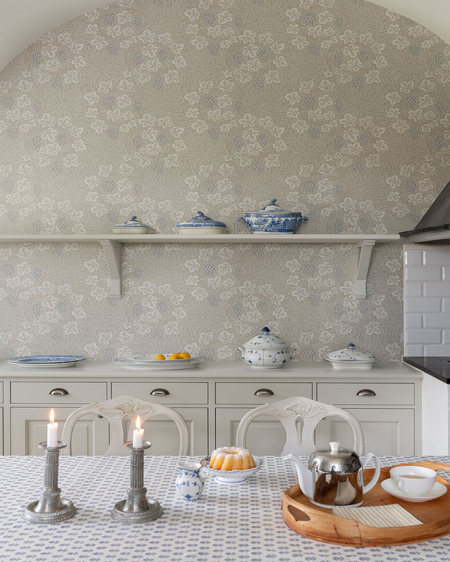 Storeys Hidden Treasures 82017