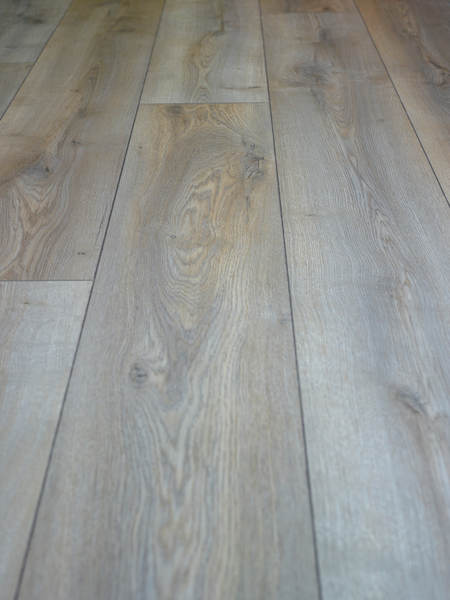 Moskus XL Sølvgrå Eik Laminatgulv