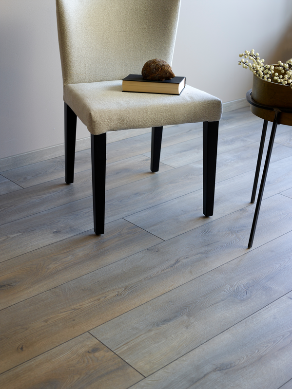 Moskus XL Sølvgrå Eik Laminatgulv