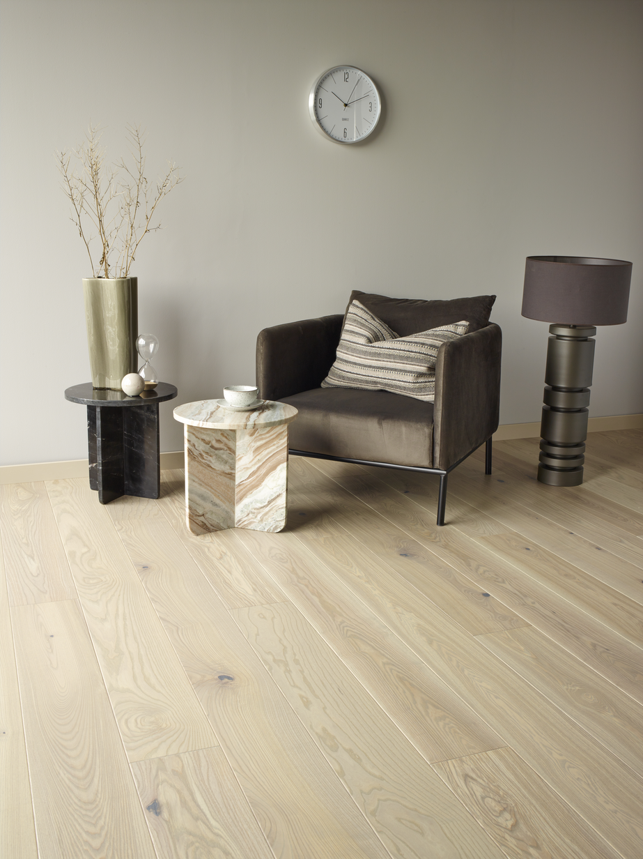 Saga Exclusive Titan Ash Parkett