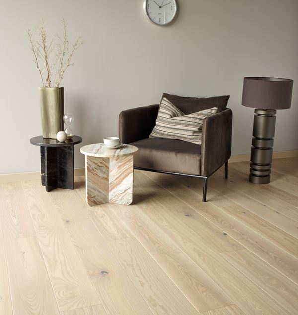 Saga Exclusive Titan Ash Parkett