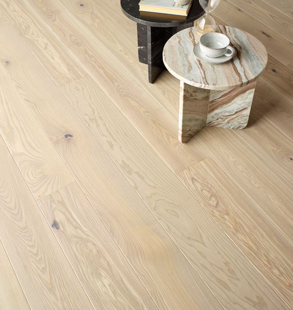 Saga Exclusive Titan Ash Parkett