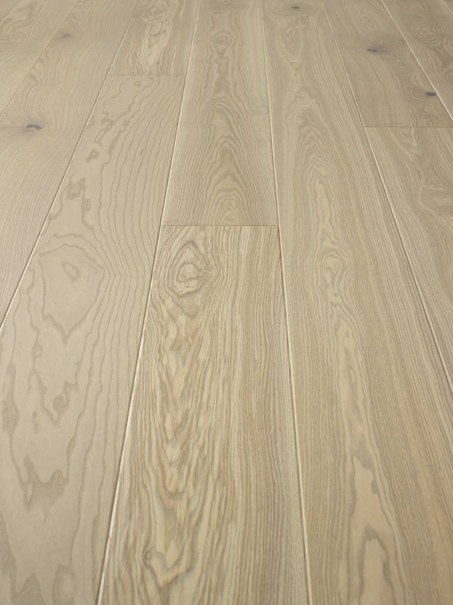 Saga Exclusive Titan Ash Parkett