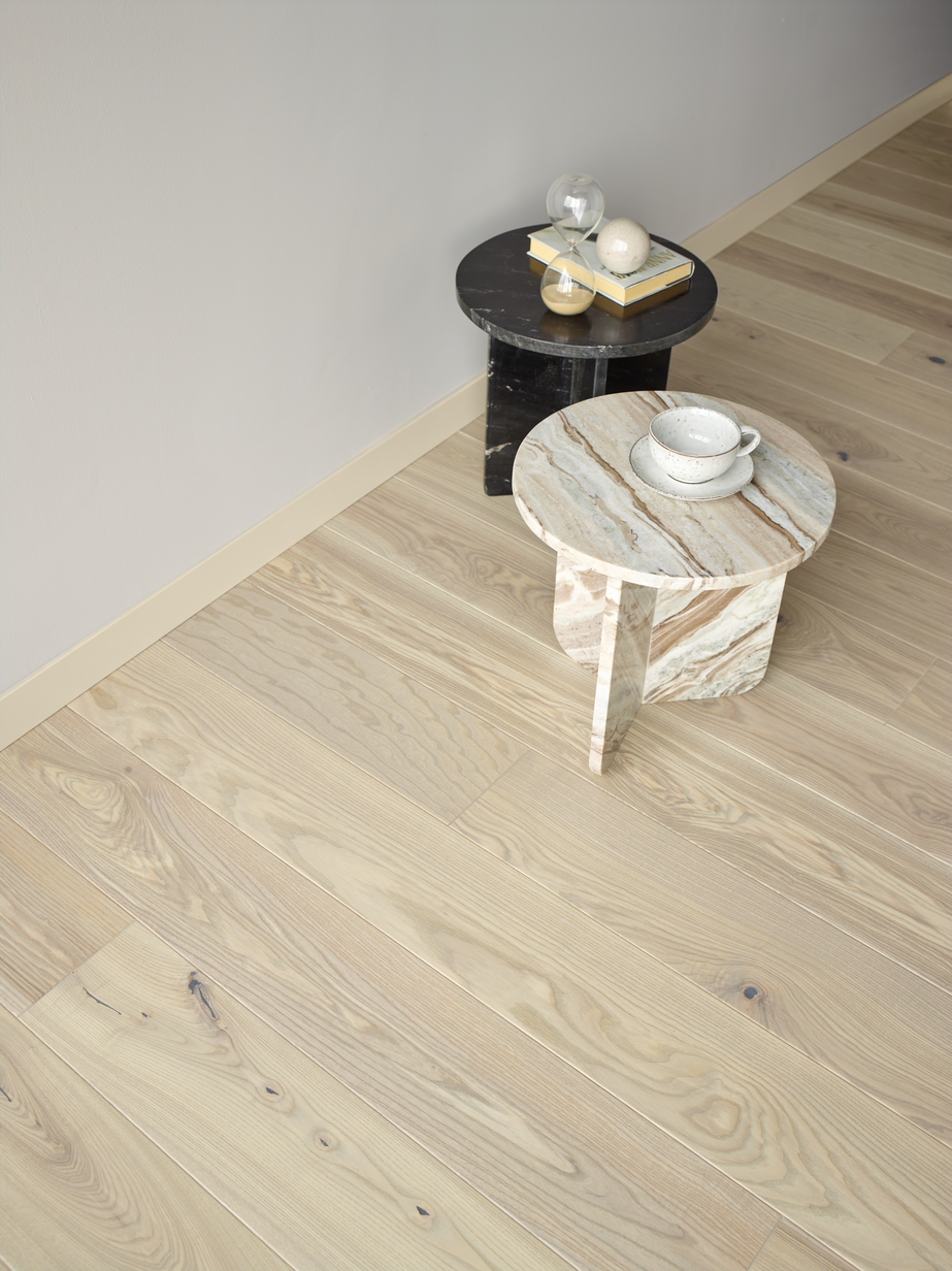 Saga Exclusive Titan Ash Parkett