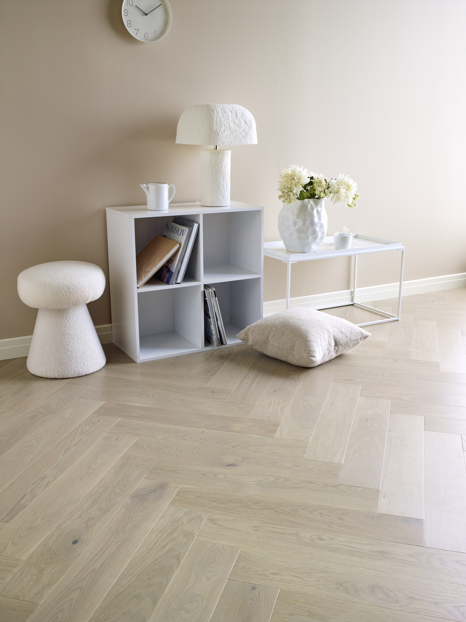 Saga Herringbone Platinum Parkett