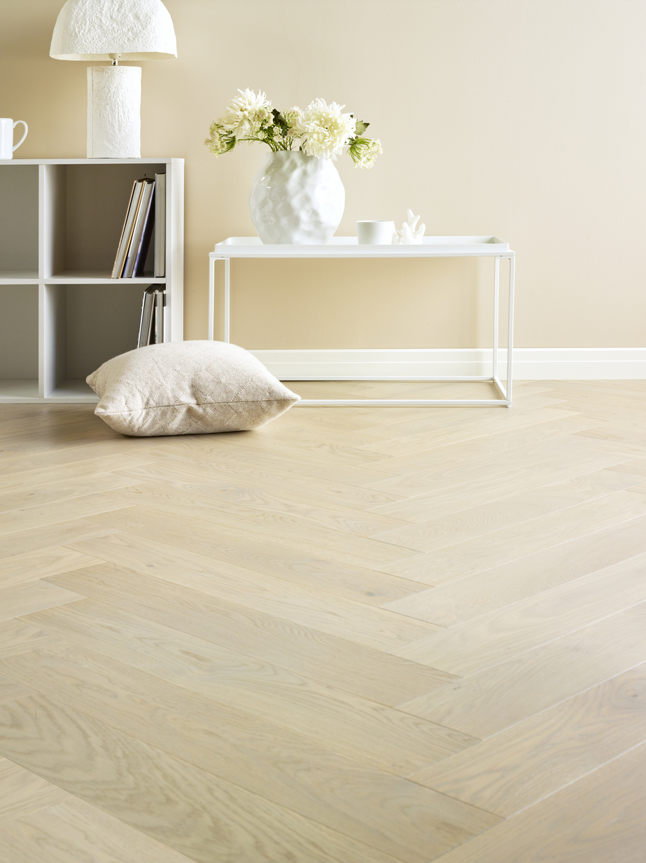 Saga Herringbone Platinum Parkett