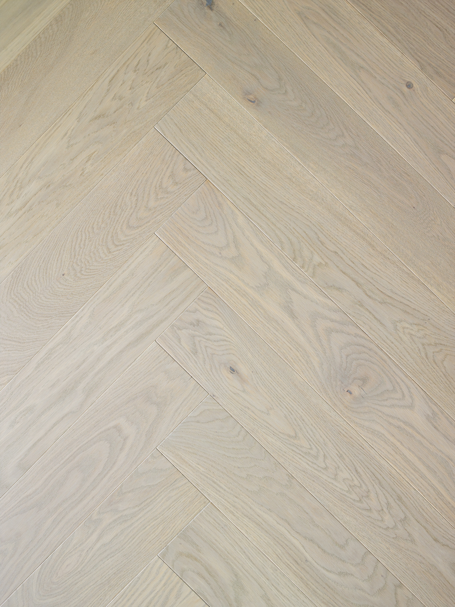 Saga Herringbone Platinum Parkett