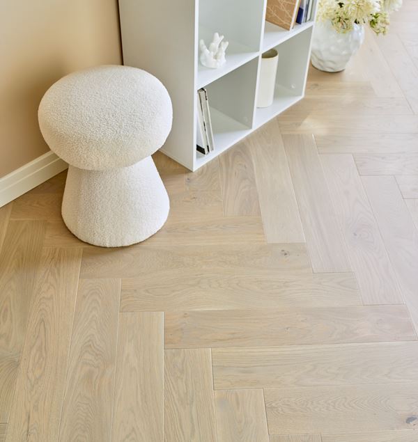 Saga Herringbone Platinum Parkett