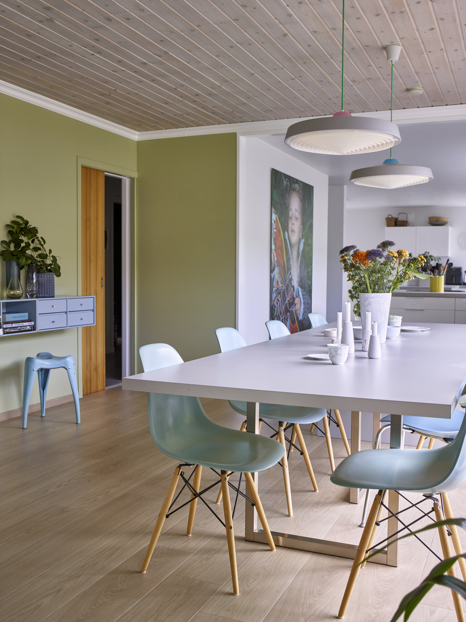 Skogregn FR2592_16 maleri av Gro E. Børresen.jpg