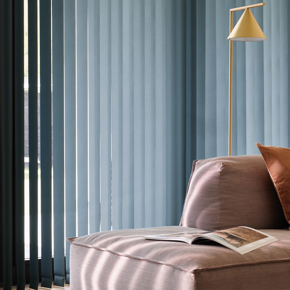 lamellgardin med motor ved sofakrok