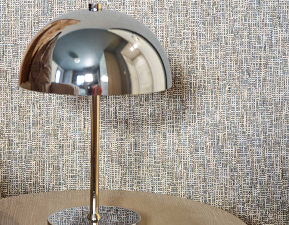 Bilde av moderne lampe sammen med tapet