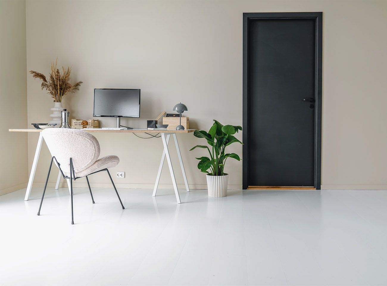 Male dør inne svart