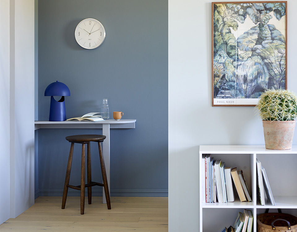 Bakvegg: Hemmelighet FR2601, Vegg i front: Rimblomst FR2602, Venstre vegg og list: Sommerlett FR2605