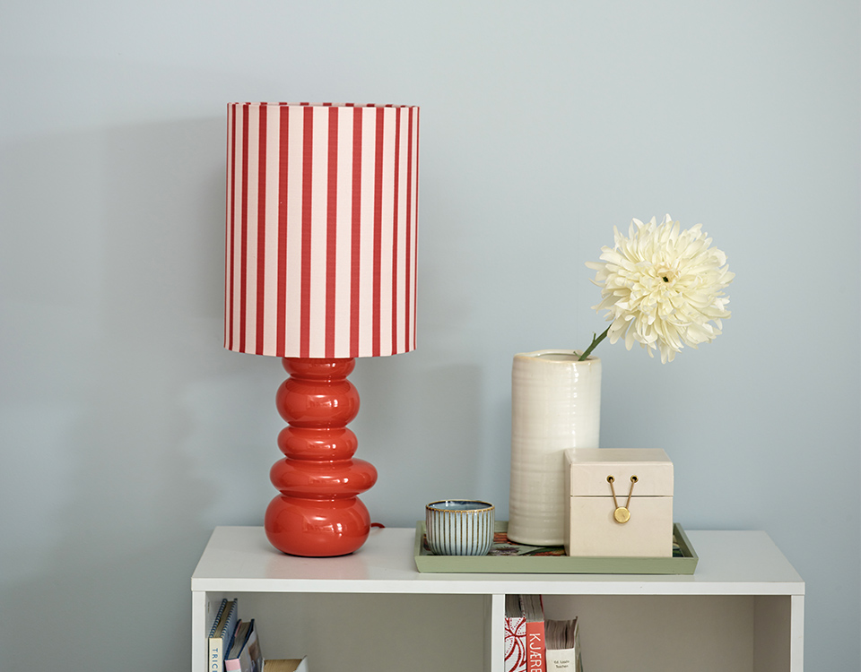 Sjøbris FR2601 og en rød lampe