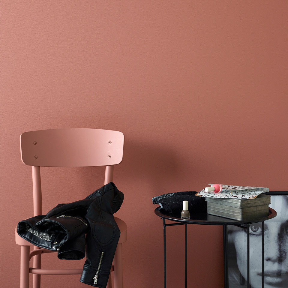 Rød rosa oransje ungdomsrom